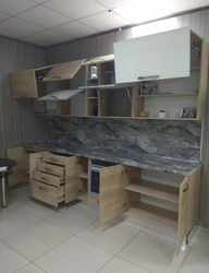 Ас үйдің интерьеріндегі Cipollino сұр үстелі