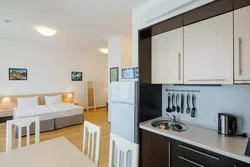 Mətbəx ilə otel otağı dizaynı