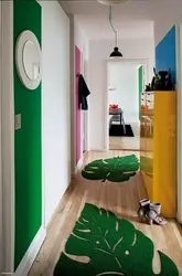 Изумрудный в интерьере прихожей