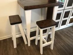 Oshxonaning ichki qismidagi taburelar
