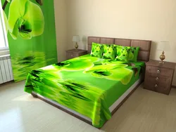 Bedroom with green bedspread photo