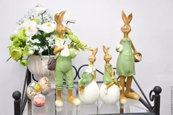 Figurines in the hallway for the interior
