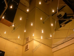 Mirror ceiling bath photo