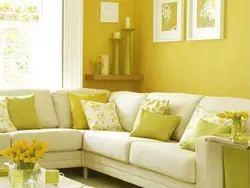 Limon rəngli fotoşəkildə qonaq otağı