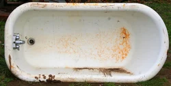 Photos of an old bathtub