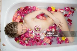Photo in the bathroom with petals