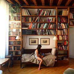 Спальня с книжным шкафом фото