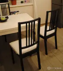 Аксҳои курсиҳои ошхонаи IKEA
