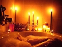Şam işığında hamam şəkli