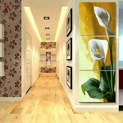 Koridorda posterlər interyerdə fotoşəkillər