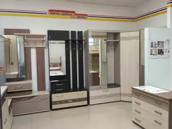 Утоқи истиқоматӣ мебели пахшшуда акс