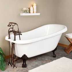 Bathtubs with claw feet photo