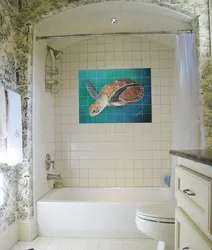 Photo drawing in the bathroom