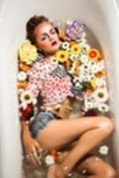 Ideas For Photos In A Bath With Flowers