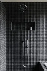 Қара мозаикалық ванна бөлмесінің дизайны