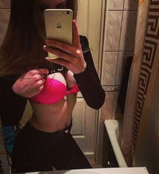 Жуынатын бөлмедегі селфи фотосы 18