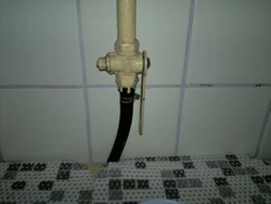 Газовый кран на кухне фото