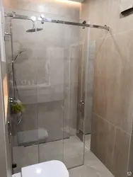Шкляны душ у ваннай фота