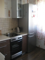 Kitchen With A Regular Stove Photo