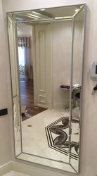 Оина бо буриш дар долон акс