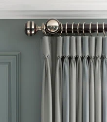 Wall cornice photo in the bedroom