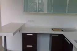 Mətbəx variantı bir tezgah şəkli