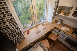 Стол подоконник в маленькой кухне фото своими