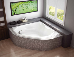 Built-in tiled bathroom photo