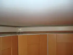 Газавая Труба Пад Столлю На Кухні Фота