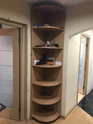 Зачыненыя Паліцы Ў Пярэдні Пакой
