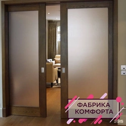 Koridorda sürüşən qapılar daxili fotoşəkil
