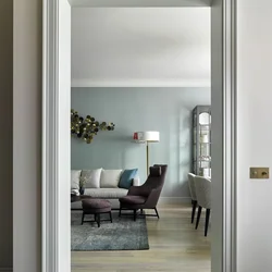 How to decorate doors in an apartment photo