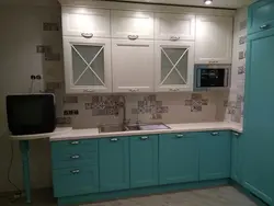 Чӣ тавр ранг кардани акси фасадни ошхона