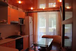 Кухни с оранжевым потолком фото
