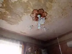 Затопленая кватэра фота столі
