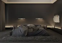 Kvartiradagi qorong'u xonaning fotosurati