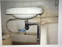 Hamam lavabosu fotoşəkilini necə bağlamaq olar