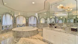 Bath design with columns