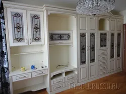 Мебели хонаи истиқоматӣ бо сурати патина