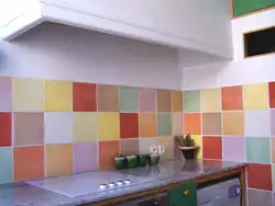 Design of old tiles in the kitchen