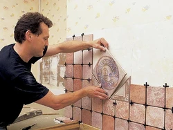 Design of old tiles in the kitchen