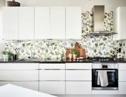 Design of old tiles in the kitchen