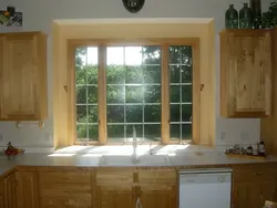 Фото кухни на даче с окном
