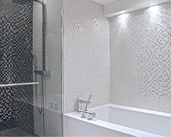 Плиткаи мозаикаи сафед дар акси ҳаммом