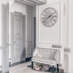 Koridordagi soat fotosurati