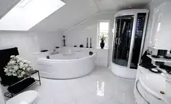 Дызайн ваннага пакоя кутняя ванна з акном