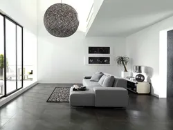 Mərtəbədə Boz Plitələrlə Oturma Otağının Dizaynı
