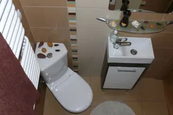 Vanna otağı fotoşəkildə künc tualeti