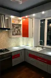 Чӣ тавр пӯшидани қубурҳо дар ошхона дар акси кунҷ
