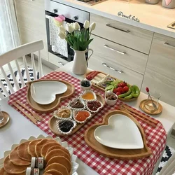 How to decorate a table in the kitchen photo